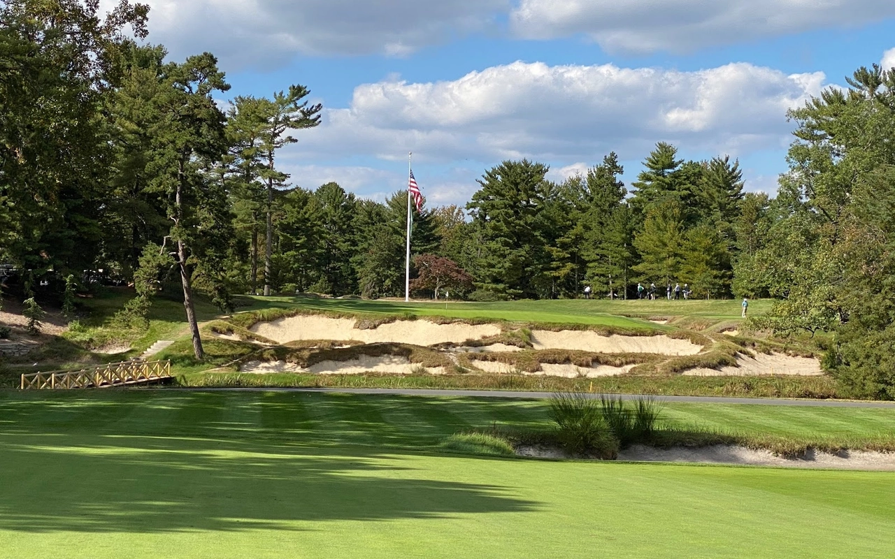 Pine Valley Golf Club-世界的に有名なアメリカのゴルフ場　本 The Best Hole at The World's Best Golf Course (Pine Valley